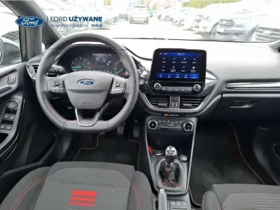 CZARNY HATCHBACK FORD FIESTA z 2023 r., BENZYNA, skrzynia biegów MANUALNA 74KM, zdjęcie 10 z 27
