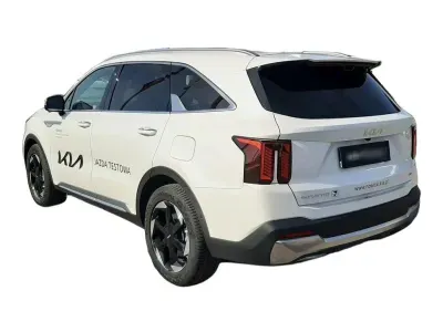 BIAŁY SUV KIA SORENTO z 2024 r., HYBRYDA/BENZYNA, skrzynia biegów AUTOMATYCZNA 159KM, zdjęcie 25 z 32