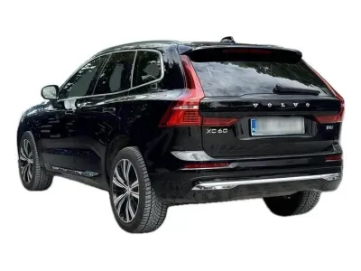 CZARNY SUV VOLVO XC60 z 2023 r., BENZYNA, skrzynia biegów AUTOMATYCZNA 300KM, zdjęcie 15 z 19