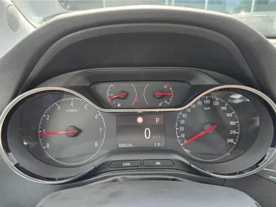 SREBRNY SUV OPEL CROSSLAND X z 2022 r., BENZYNA, skrzynia biegów AUTOMATYCZNA 130KM, zdjęcie 11 z 19