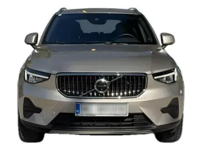 SREBRNY SUV VOLVO XC40 z 2023 r., HYBRYDA/BENZYNA, skrzynia biegów AUTOMATYCZNA 211KM, zdjęcie 17 z 19