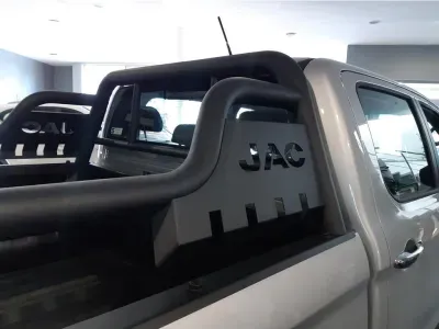SREBRNY INNE JAC T8 PRO z 2026 r., DIESEL, skrzynia biegów MANUALNA 136KM, zdjęcie 4 z 10