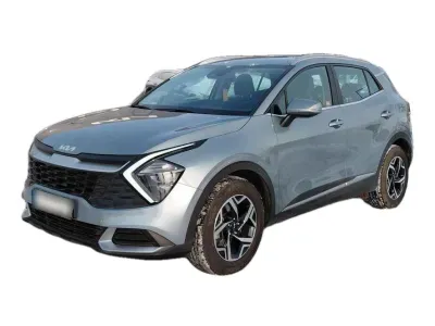 SREBRNY SUV KIA SPORTAGE z 2023 r., BENZYNA, skrzynia biegów AUTOMATYCZNA 110KM, zdjęcie główne