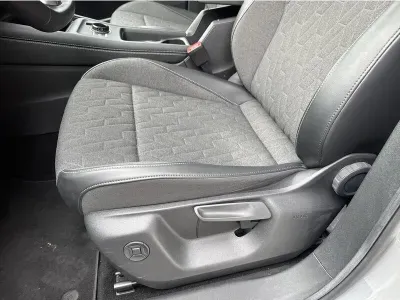 SREBRNY SUV VOLKSWAGEN TIGUAN z 2024 r., BENZYNA, skrzynia biegów AUTOMATYCZNA 131KM, zdjęcie 14 z 19