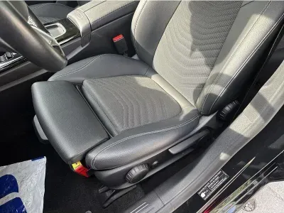 CZARNY SEDAN MERCEDES CLASE CLA z 2023 r., BENZYNA, skrzynia biegów AUTOMATYCZNA 136KM, zdjęcie 11 z 18