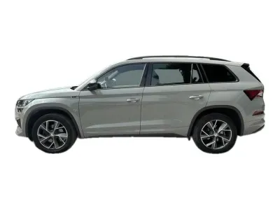 SZARY SUV SKODA KODIAQ z 2023 r., BENZYNA, skrzynia biegów AUTOMATYCZNA 190KM, zdjęcie 8 z 19
