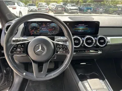 CZARNY SUV MERCEDES CLASE GLB z 2022 r., BENZYNA, skrzynia biegów AUTOMATYCZNA 163KM, zdjęcie 8 z 19