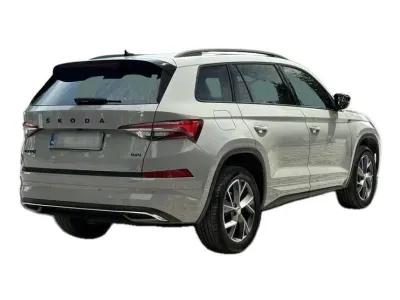 SZARY SUV SKODA KODIAQ z 2023 r., BENZYNA, skrzynia biegów AUTOMATYCZNA 190KM, zdjęcie 11 z 19