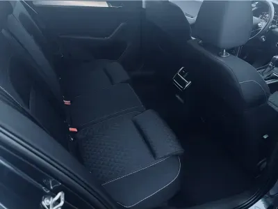 SZARY SEDAN SKODA SUPERB III z 2021 r., BENZYNA, skrzynia biegów AUTOMATYCZNA 150KM, zdjęcie 6 z 15
