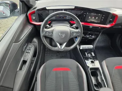 SZARY KOMBI OPEL MOKKA z 2023 r., BENZYNA, skrzynia biegów AUTOMATYCZNA 130KM, zdjęcie 17 z 20