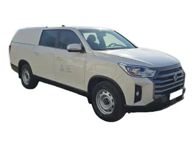 BIAŁY SUV SSANGYONG MUSSO z 2022 r., DIESEL, skrzynia biegów MANUALNA 148KM, zdjęcie 14 z 27