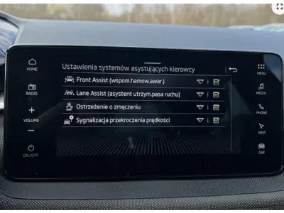 POMARAŃCZOWY HATCHBACK SKODA FABIA z 2025 r., BENZYNA, skrzynia biegów MANUALNA 116KM, zdjęcie 15 z 16