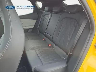 ŻÓŁTY HATCHBACK FORD CAPRI z 2025 r., ELEKTRYCZNY, skrzynia biegów AUTOMATYCZNA 210KM, zdjęcie 15 z 28