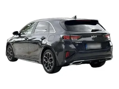 CZARNY HATCHBACK KIA CEED z 2022 r., BENZYNA, skrzynia biegów AUTOMATYCZNA 160KM, zdjęcie 3 z 19