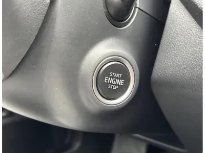 SZARY KOMBI SKODA OCTAVIA COMBI z 2024 r., BENZYNA, skrzynia biegów MANUALNA 150KM, zdjęcie 2 z 18