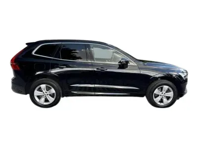 CZARNY SUV VOLVO XC60 z 2022 r., BENZYNA, skrzynia biegów AUTOMATYCZNA 197KM, zdjęcie 16 z 19
