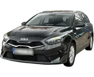 CZARNY KOMBI KIA CEED z 2023 r., BENZYNA, skrzynia biegów AUTOMATYCZNA 160KM, zdjęcie główne