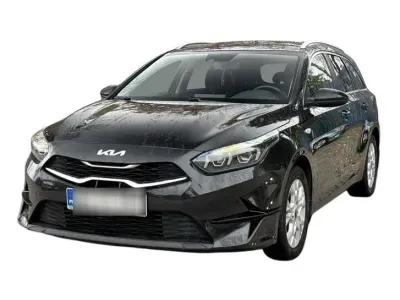CZARNY KOMBI KIA CEED z 2023 r., BENZYNA, skrzynia biegów AUTOMATYCZNA 160KM, zdjęcie główne