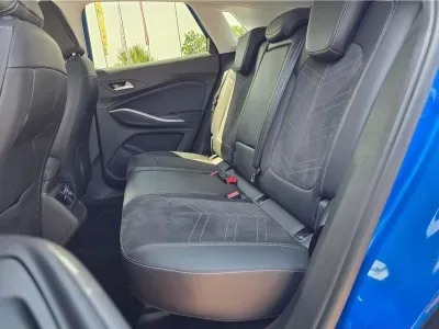 NIEBIESKI SUV OPEL GRANDLAND z 2023 r., BENZYNA, skrzynia biegów AUTOMATYCZNA 130KM, zdjęcie 14 z 20