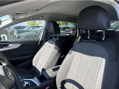 SZARY SEDAN AUDI A4 z 2023 r., BENZYNA, skrzynia biegów AUTOMATYCZNA 150KM, zdjęcie 17 z 19