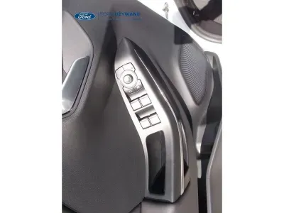 BIAŁY HATCHBACK FORD PUMA z 2023 r., HYBRYDA/BENZYNA, skrzynia biegów AUTOMATYCZNA 92KM, zdjęcie 8 z 22