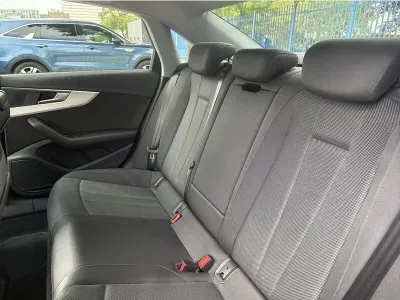 SZARY SEDAN AUDI A4 z 2023 r., BENZYNA, skrzynia biegów AUTOMATYCZNA 150KM, zdjęcie 16 z 19