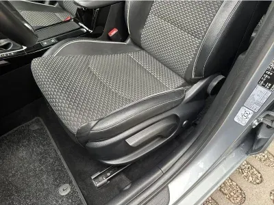 SREBRNY KOMBI KIA CEED z 2023 r., BENZYNA, skrzynia biegów AUTOMATYCZNA 160KM, zdjęcie 9 z 19