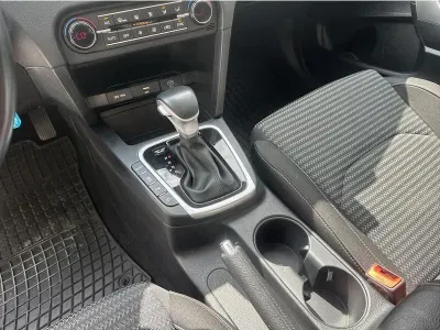 BIAŁY SUV KIA XCEED z 2023 r., BENZYNA, skrzynia biegów AUTOMATYCZNA 160KM, zdjęcie 12 z 19