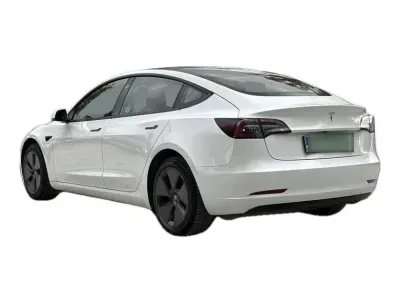 BIAŁY SEDAN TESLA MODEL 3 z 2023 r., ELEKTRYCZNY, skrzynia biegów AUTOMATYCZNA 306KM, zdjęcie 3 z 19