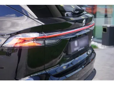 CZARNY SUV MG HS z 2026 r., HYBRYDA/BENZYNA, skrzynia biegów AUTOMATYCZNA 224KM, zdjęcie 5 z 9