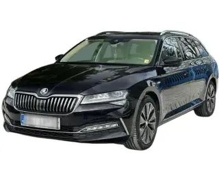CZARNY KOMBI SKODA SUPERB z 2022 r., BENZYNA, skrzynia biegów AUTOMATYCZNA 190KM, zdjęcie główne