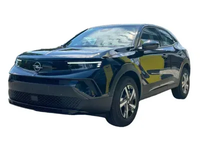 CZARNY SUV OPEL MOKKA z 2026 r., HYBRYDA/BENZYNA, skrzynia biegów AUTOMATYCZNA 145KM, zdjęcie 3 z 8