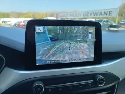 CZARNY KOMBI FORD FOCUS TURNIER z 2021 r., DIESEL, skrzynia biegów MANUALNA 120KM, zdjęcie 14 z 15