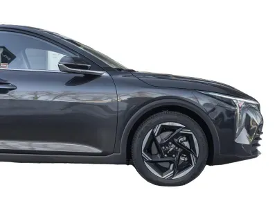 SREBRNY HATCHBACK KIA K4 z 2026 r., BENZYNA, skrzynia biegów AUTOMATYCZNA 150KM, zdjęcie 12 z 17