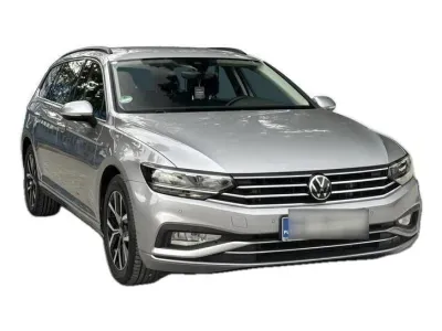 SREBRNY KOMBI VOLKSWAGEN PASSAT z 2023 r., BENZYNA, skrzynia biegów AUTOMATYCZNA 150KM, zdjęcie 9 z 19