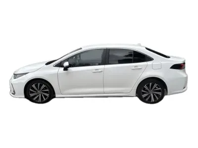 BIAŁY SEDAN TOYOTA COROLLA z 2022 r., HYBRYDA/BENZYNA, skrzynia biegów AUTOMATYCZNA 122KM, zdjęcie 3 z 19