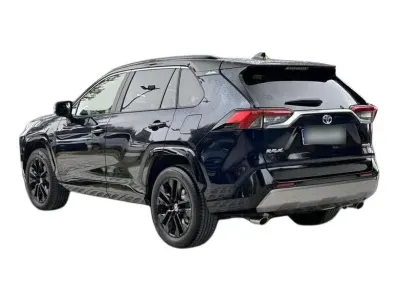 NIEBIESKI SUV TOYOTA RAV4 z 2023 r., HYBRYDA/BENZYNA, skrzynia biegów AUTOMATYCZNA 218KM, zdjęcie 13 z 19
