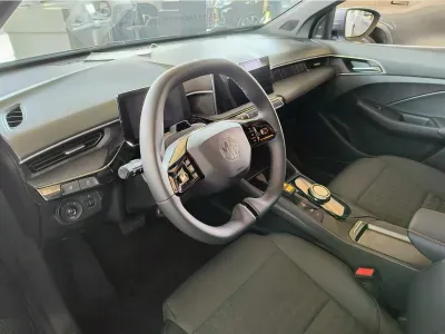 SREBRNY HATCHBACK MG 3 HYBRID + z 2026 r., HYBRYDA/BENZYNA, skrzynia biegów AUTOMATYCZNA 195KM, zdjęcie 3 z 18