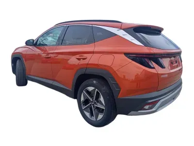 POMARAŃCZOWY SUV HYUNDAI TUCSON z 2025 r., BENZYNA, skrzynia biegów MANUALNA 160KM, zdjęcie 15 z 18