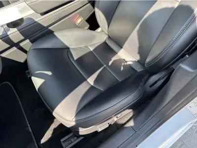 BIAŁY SEDAN TESLA MODEL 3 z 2022 r., ELEKTRYCZNY, skrzynia biegów AUTOMATYCZNA 306KM, zdjęcie 3 z 19