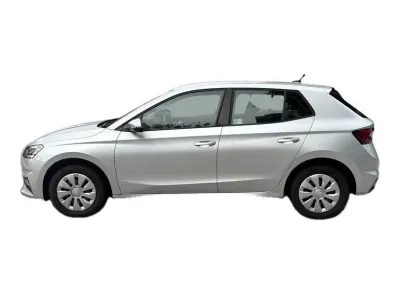 SREBRNY HATCHBACK SKODA FABIA z 2024 r., BENZYNA, skrzynia biegów MANUALNA 116KM, zdjęcie 3 z 5