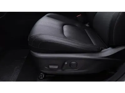 CZARNY SUV KIA SPORTAGE z 2026 r., BENZYNA, skrzynia biegów AUTOMATYCZNA 150KM, zdjęcie 14 z 16