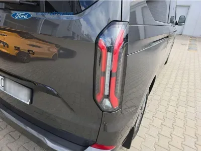 SREBRNY VAN FORD TOURNEO CUSTOM z 2025 r., HYBRYDA/BENZYNA, skrzynia biegów AUTOMATYCZNA 171KM, zdjęcie 15 z 24