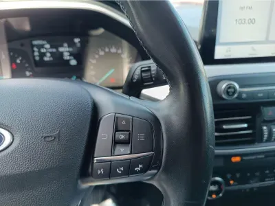 CZARNY KOMBI FORD FOCUS TURNIER z 2021 r., DIESEL, skrzynia biegów MANUALNA 120KM, zdjęcie 2 z 15