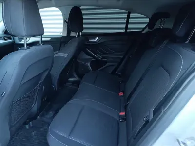 SREBRNY HATCHBACK FORD FOCUS LIM. z 2020 r., BENZYNA, skrzynia biegów MANUALNA 125KM, zdjęcie 3 z 20