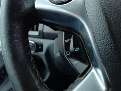 BIAŁY VAN FORD TRANSIT KOMBI z 2018 r., DIESEL, skrzynia biegów MANUALNA 130KM, zdjęcie 13 z 18