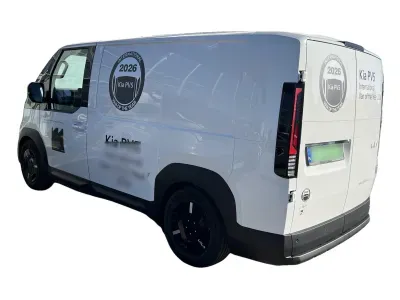 BIAŁY DOSTAWCZY KIA PV5 z 2025 r., ELEKTRYCZNY, skrzynia biegów AUTOMATYCZNA 163KM, zdjęcie 7 z 19