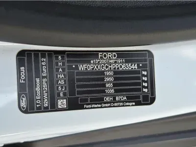 BIAŁY KOMBI FORD FOCUS z 2023 r., BENZYNA, skrzynia biegów MANUALNA 92KM, zdjęcie 10 z 23