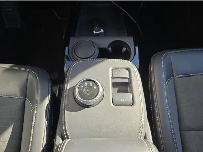 POMARAŃCZOWY SUV FORD MUSTANG MACH-E z 2022 r., ELEKTRYCZNY, skrzynia biegów AUTOMATYCZNA 358KM, zdjęcie 12 z 29