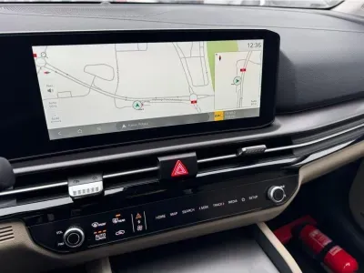 SZARY SUV KIA SPORTAGE z 2026 r., HYBRYDA/BENZYNA, skrzynia biegów AUTOMATYCZNA 176KM, zdjęcie 18 z 25
